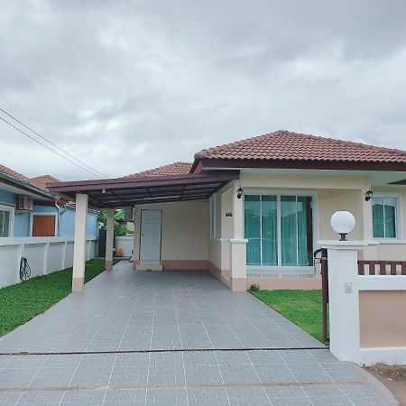 Happy Space วิลล่าทั้งหลัง 2นอน 2น้ำ ฟรี Wifi จอดรถ Nakhon Phanom Bagian luar foto